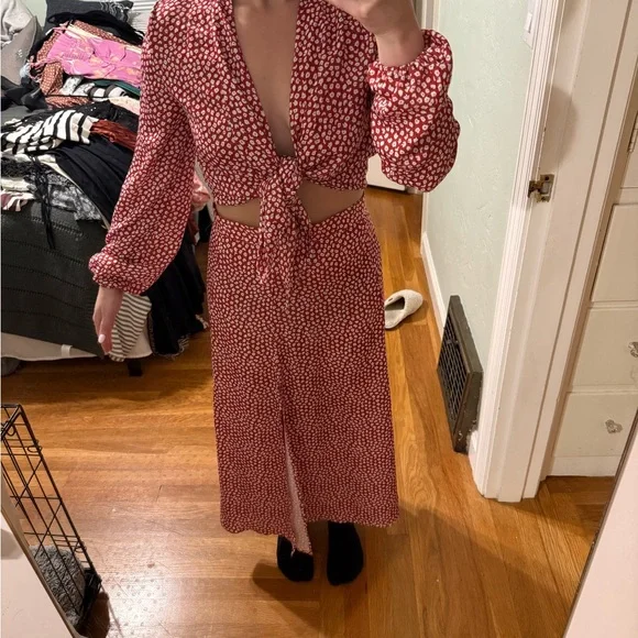 RESA Red and White Patterned Tie-Front Blouse - Picture 2 of 3